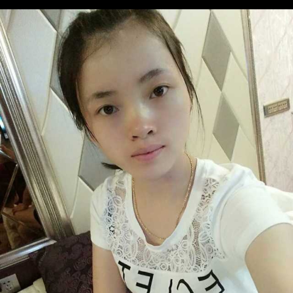 淡然泪了百褶裙的照片