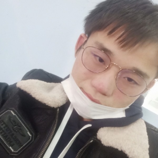 大胆吃醋服饰的照片