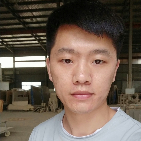 专一水壶的照片
