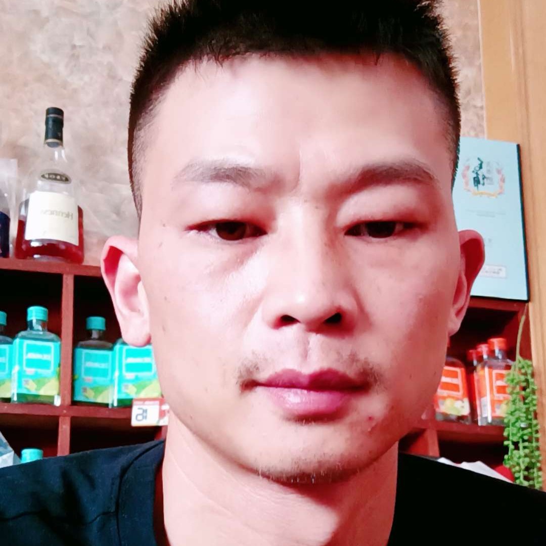 欢呼深拥夏天的照片