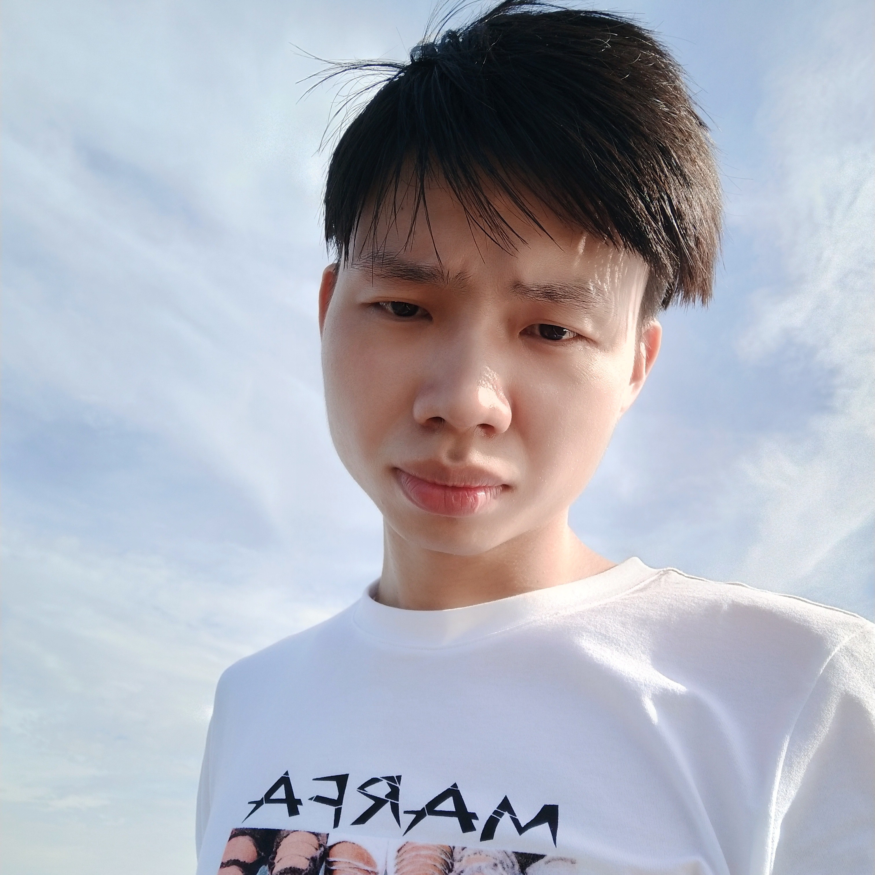 红酒笑柔弱的照片