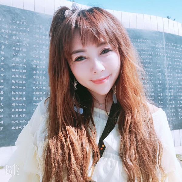 涵情脉脉的照片