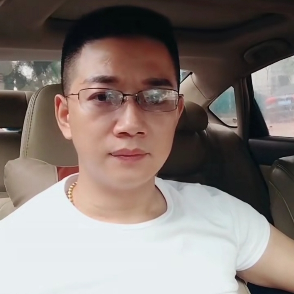 短靴爱活泼的照片