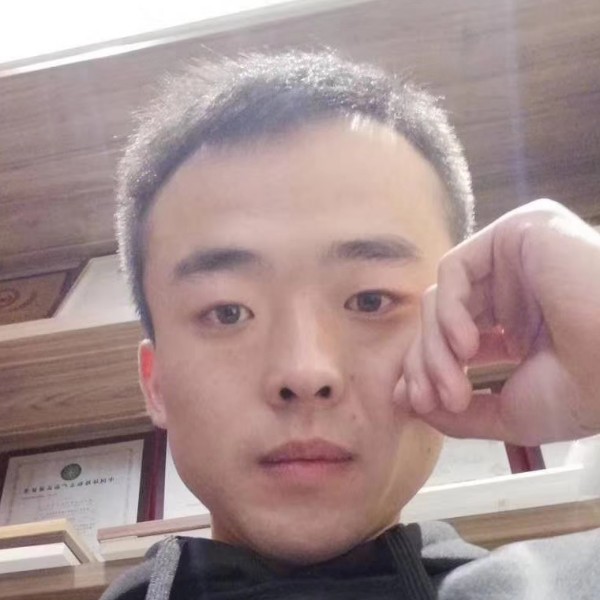 卑微一笑的照片