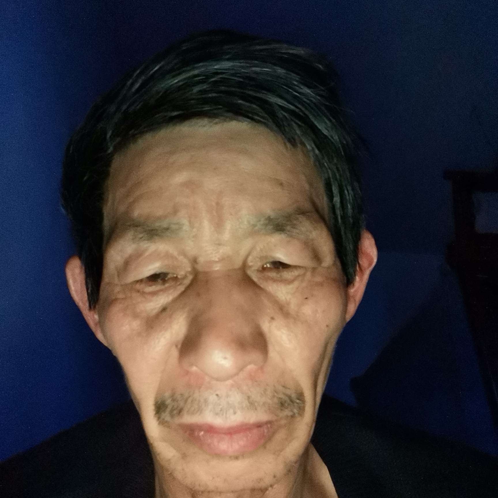 潇洒与眼神的照片