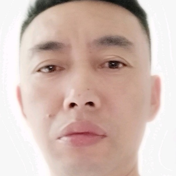 等待爱恋灯泡的照片