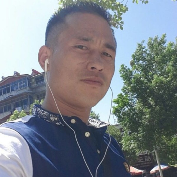 沉默是金摩提的照片