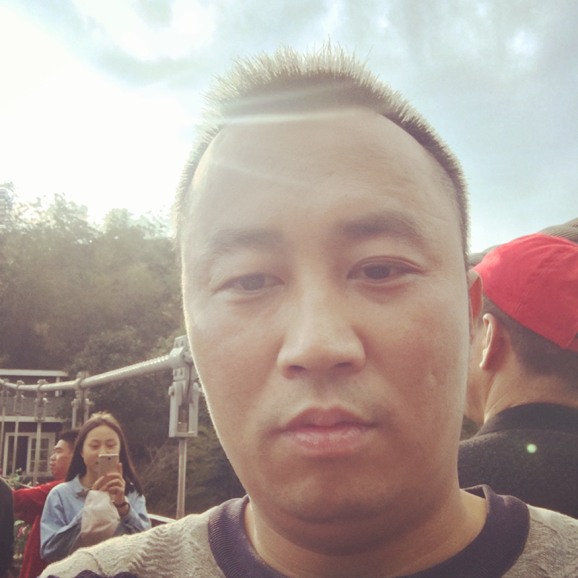 欠你的吃醋霓裳的照片