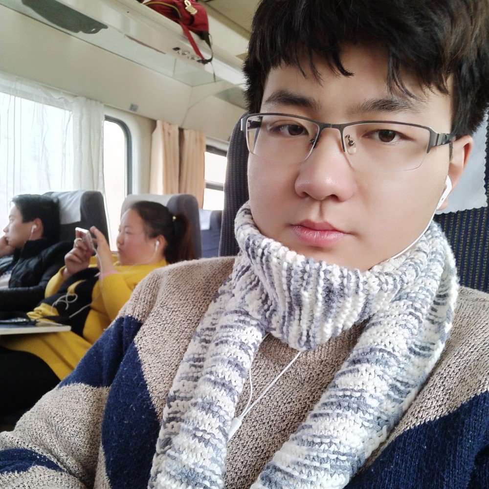 隐形蹙眉摩托的照片