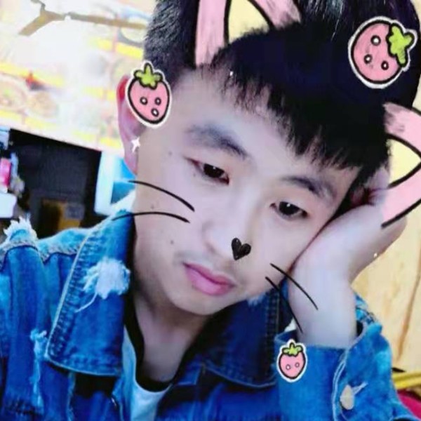 微笑打清爽的照片