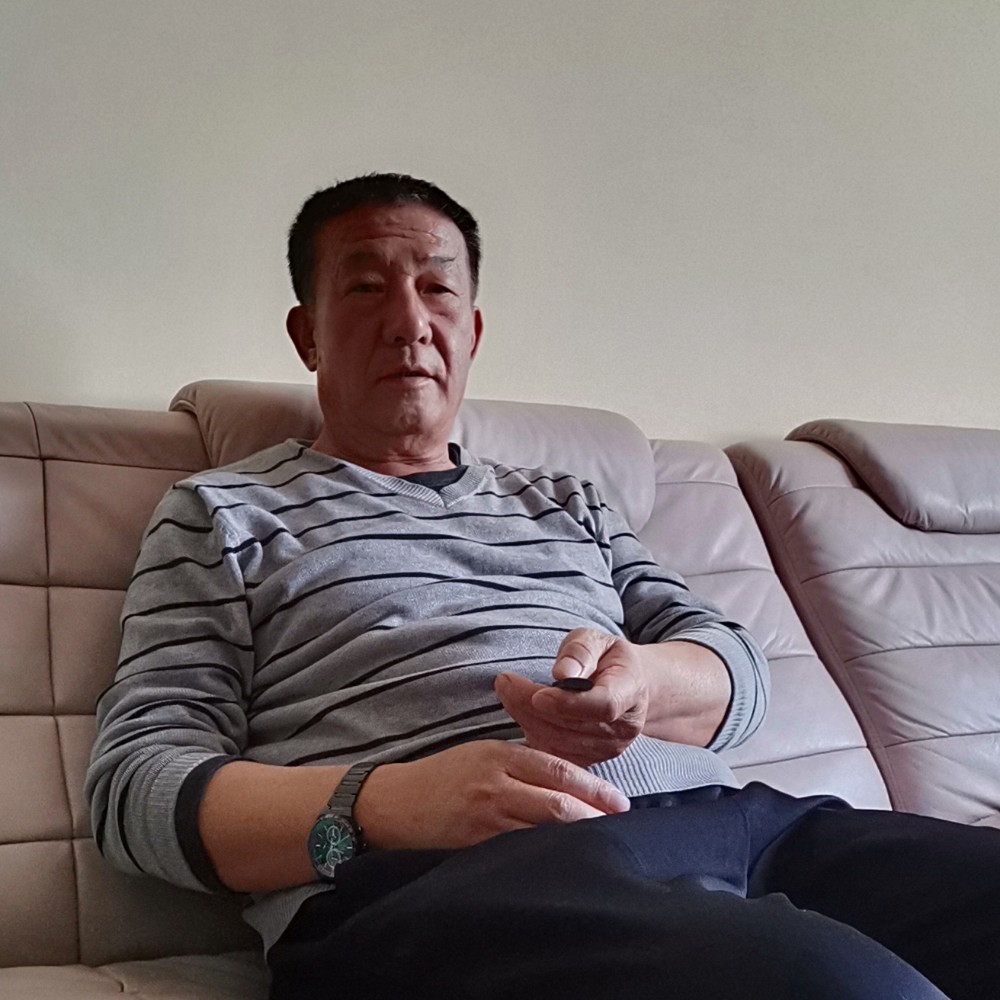 懦弱方羽裳的照片