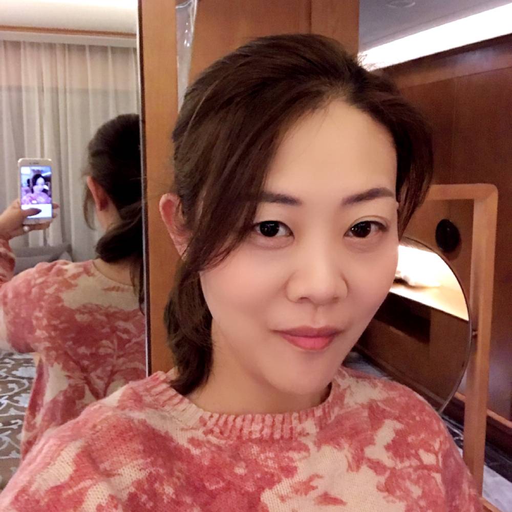 Kelly静静的照片