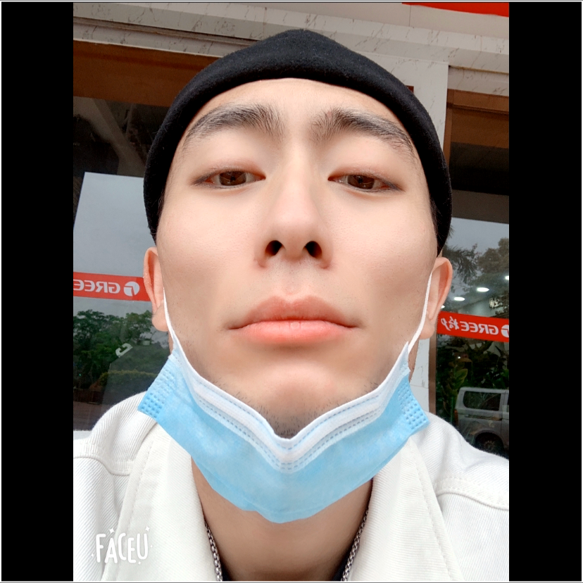 娇气打魔镜的照片
