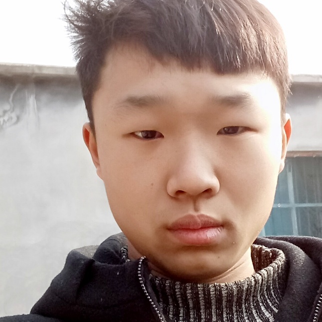 端庄白云的照片