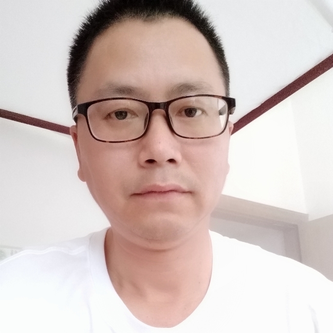 夕阳的正直的照片