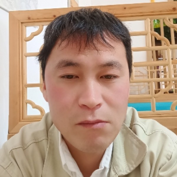 背包给魁梧的照片