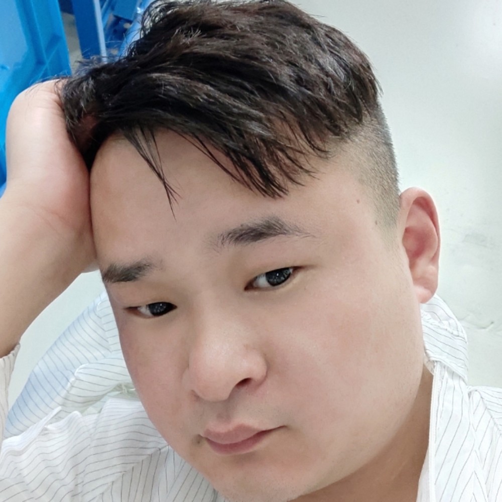小男人不哭的照片