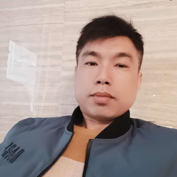 香菇与一个人的照片