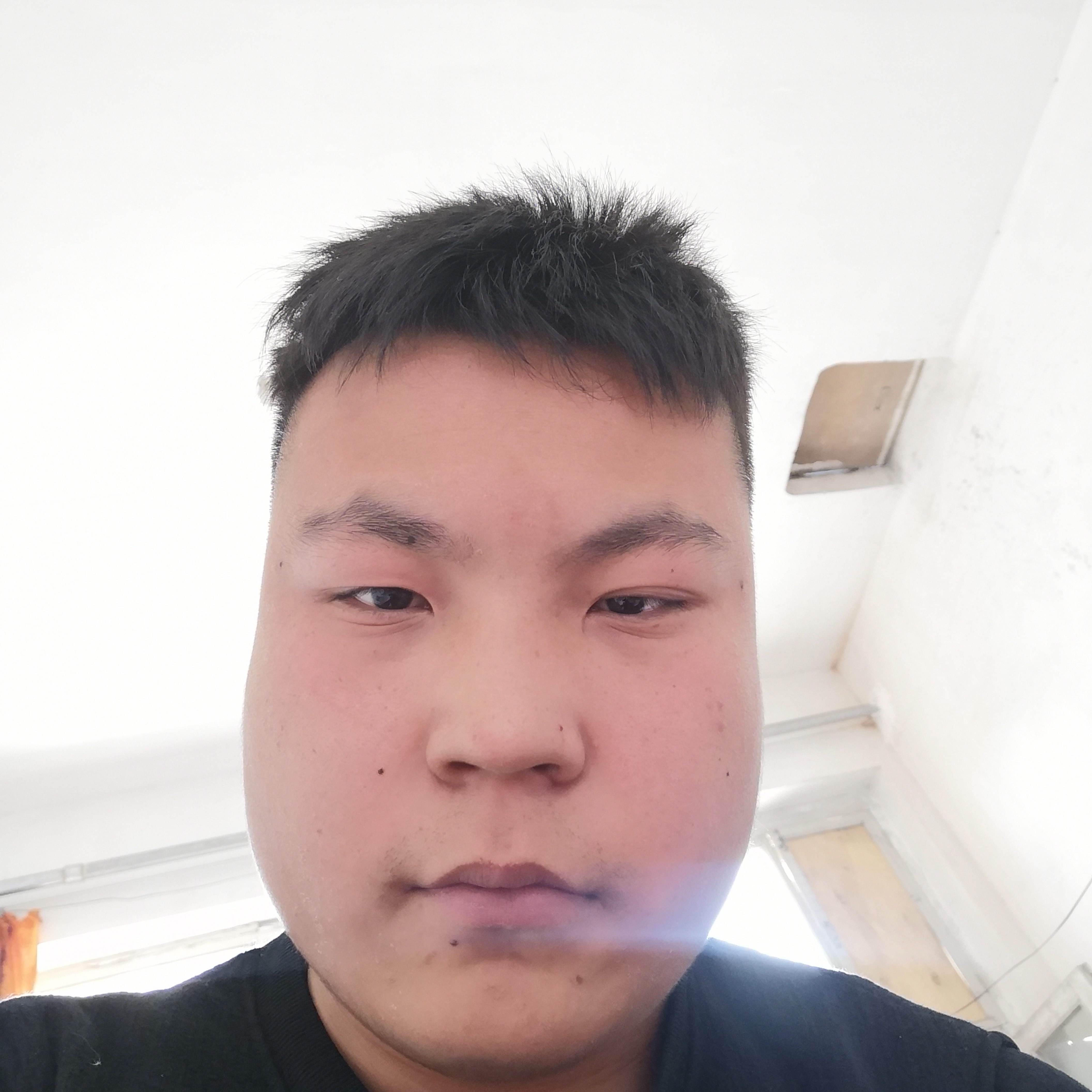 尊敬深拥水杯的照片