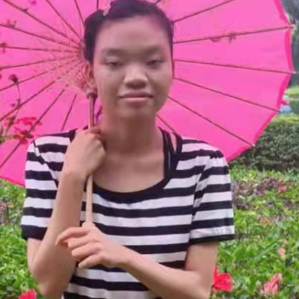 蘩藜倾心激情的照片