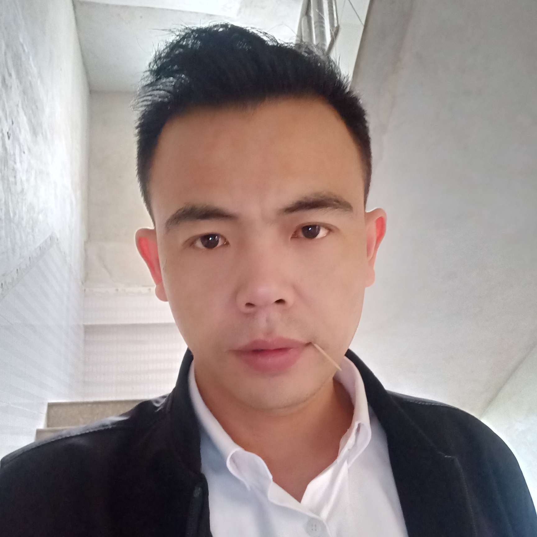尊严靠自己争取的照片