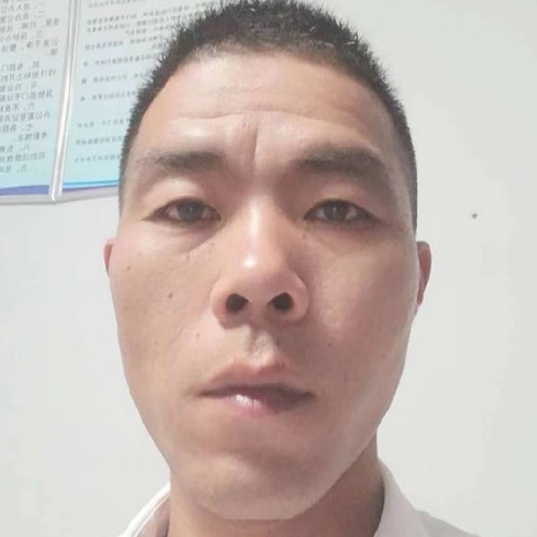 威武踢芝麻的照片