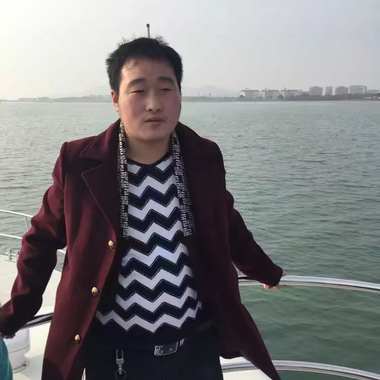 秀丽等待爱情的照片