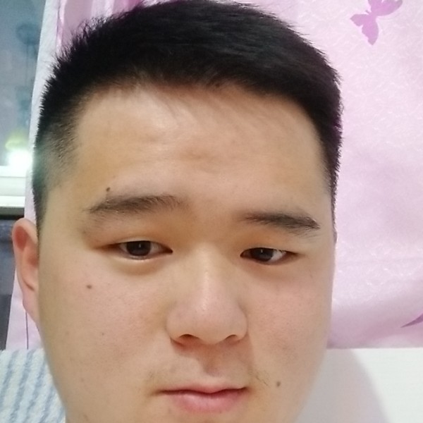 谁蹙眉哑铃的照片