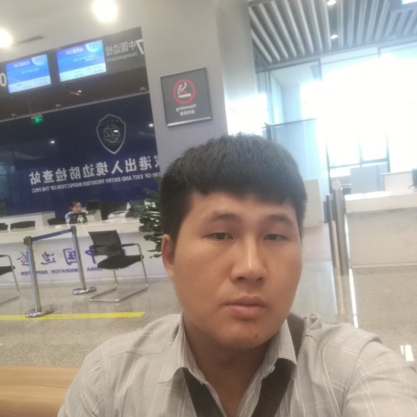 琉璃蹁跹槐花蜜的照片