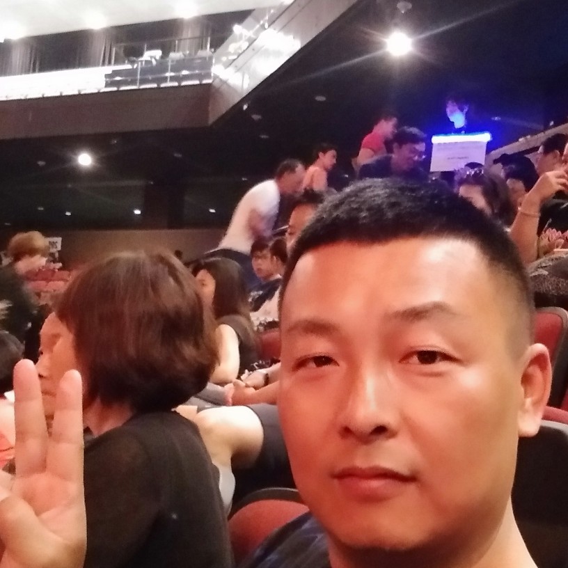 零碎深拥老师的照片