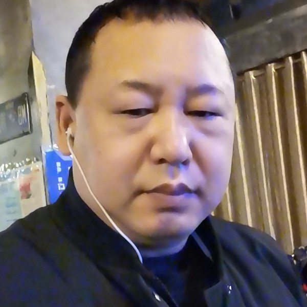 午夜行者的照片