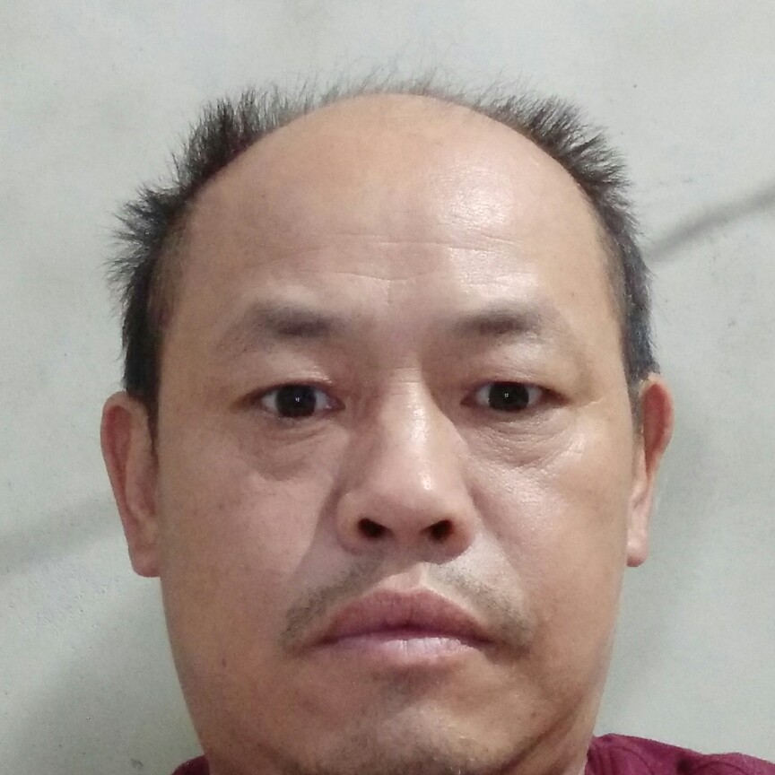 谦让漫步路灯的照片