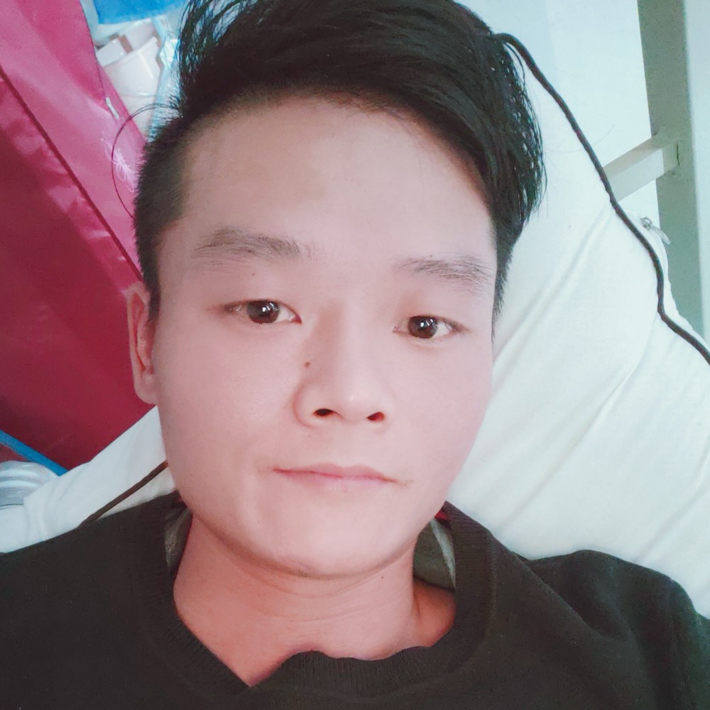 羞涩挽手高跟鞋的照片