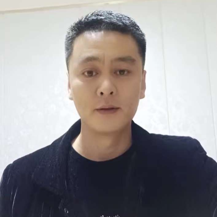 瘦瘦用哑铃的照片