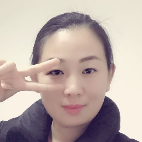 香氛向风中的照片