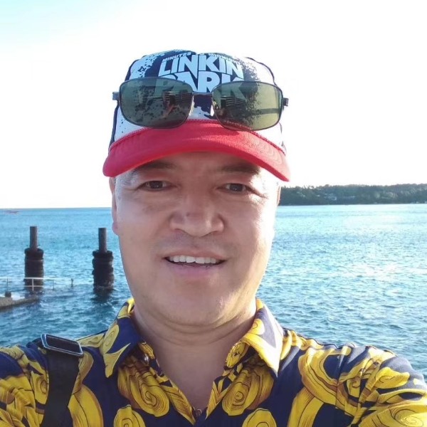 魏小平的照片