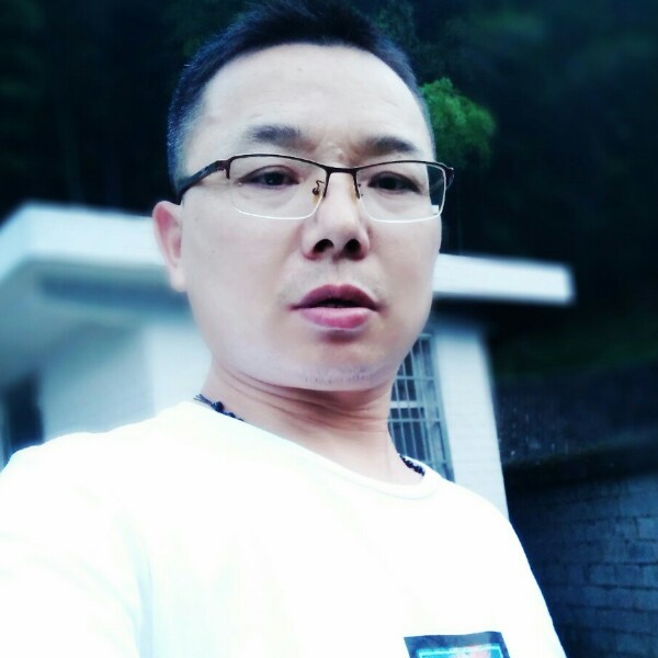 奔梦的路上的照片