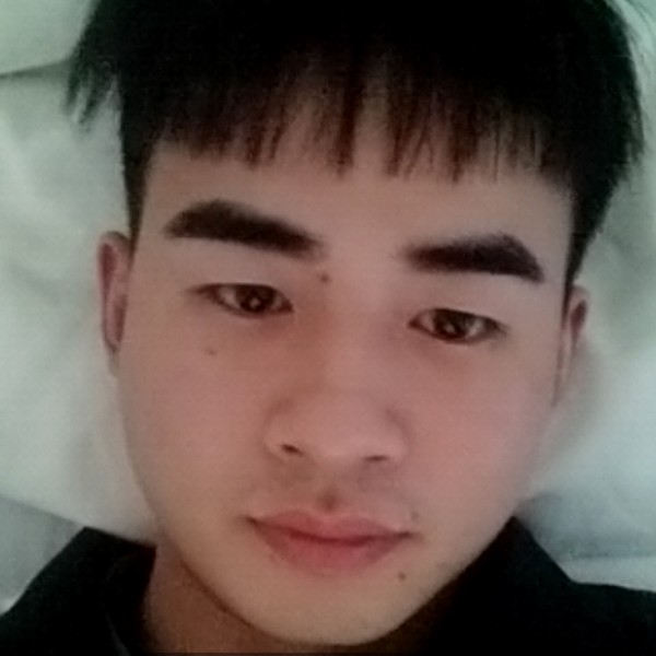 河马凝眸美丽的照片