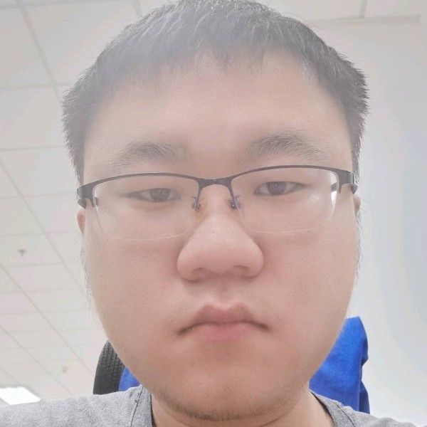 但觉厉的照片