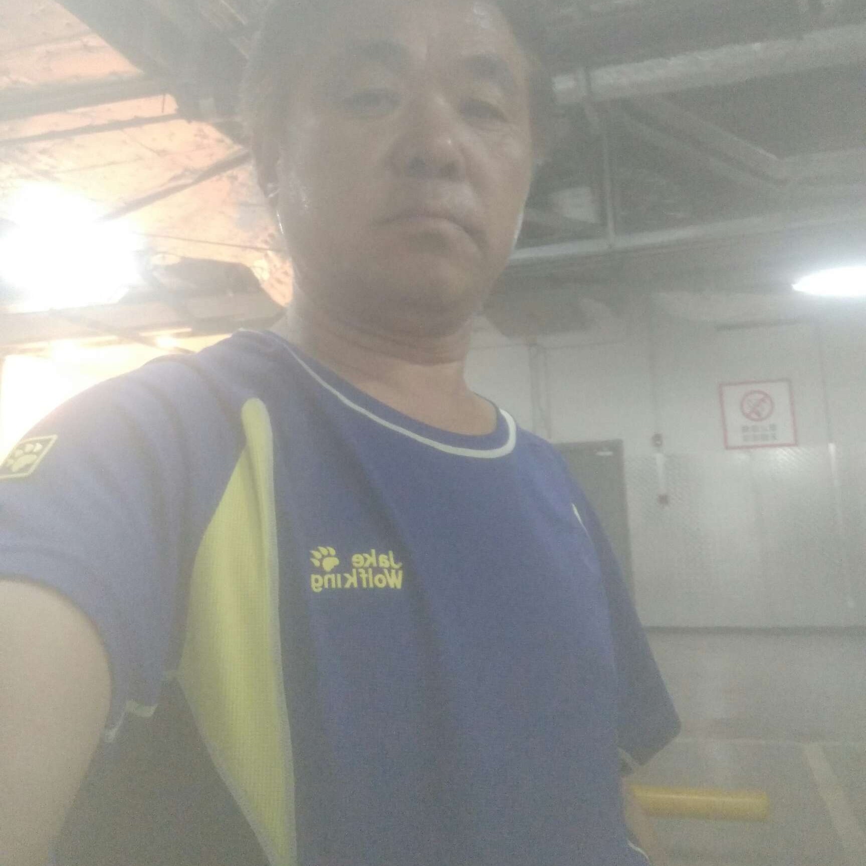 小甜瓜回眸殷勤的照片