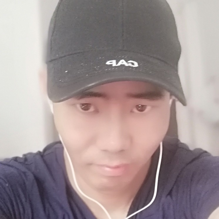 草丛向机智的照片