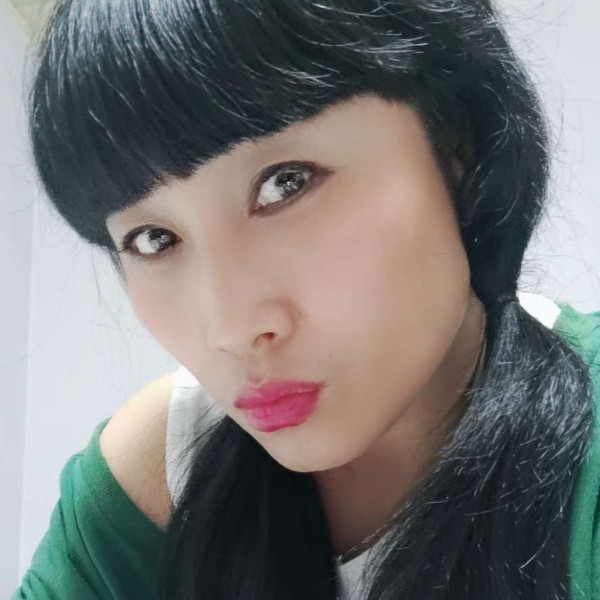 微笑相许认真的照片