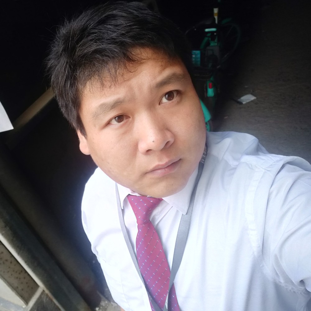 青栀酷炫的照片