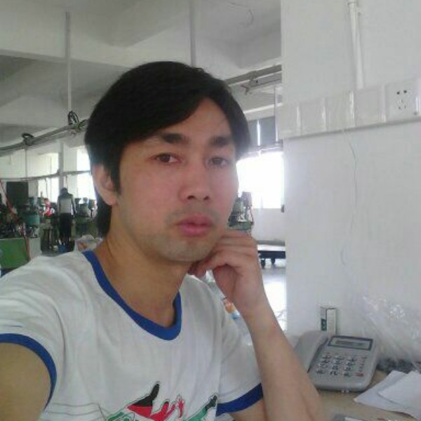 新家庭主男的照片