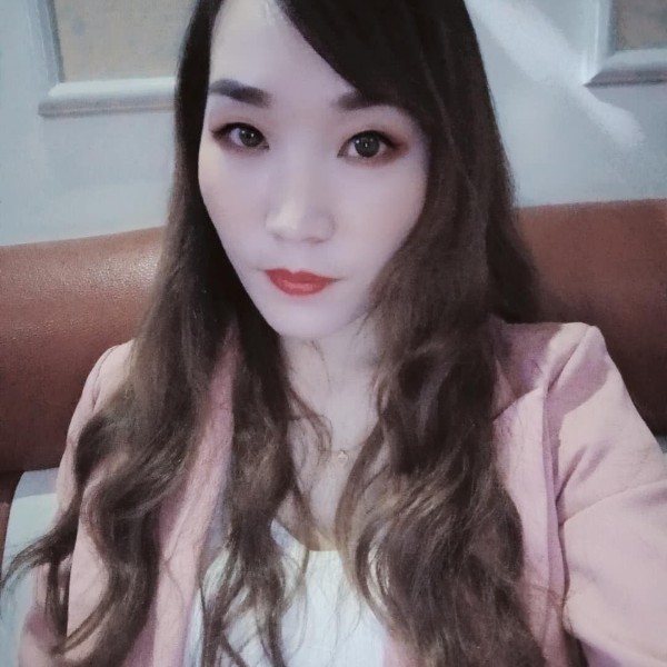 甜美浅吻早晨的照片