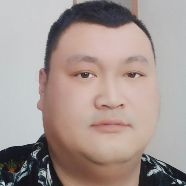 曹魁的照片