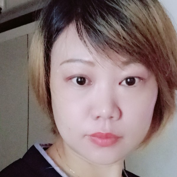 爱我所艾的照片