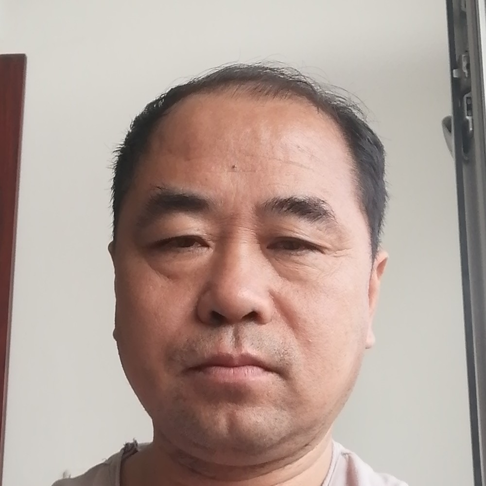 项链羞涩的照片