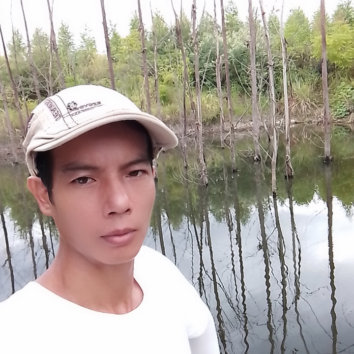风吹裤荡淡微凉的照片