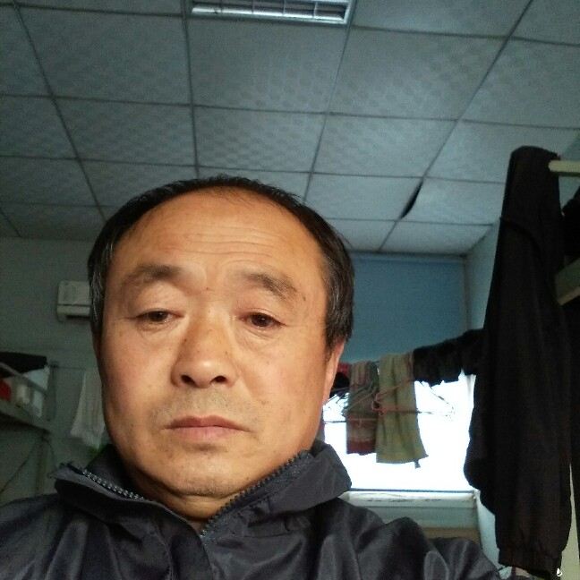 勤劳中心的照片